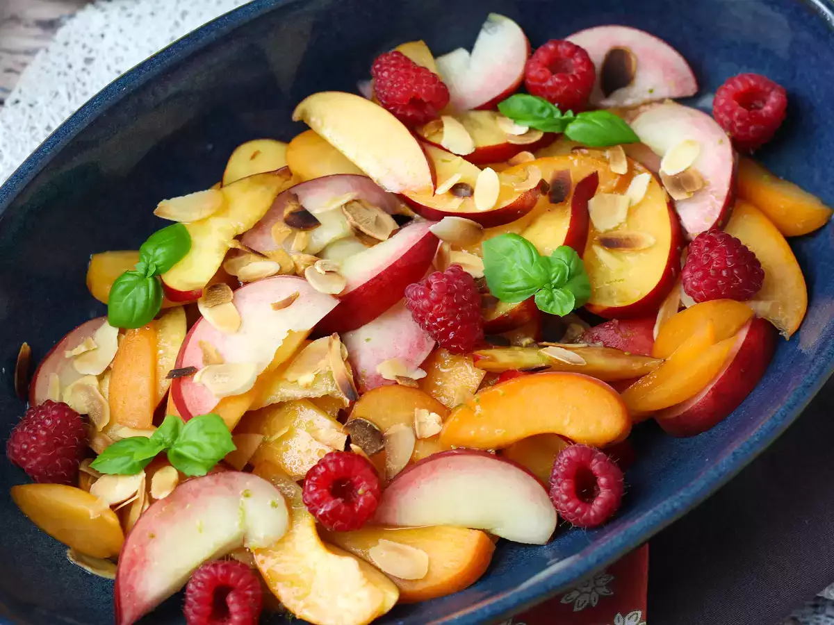 Fruitsalade met perzik, abrikoos en framboos: heerlijk! - foto 2