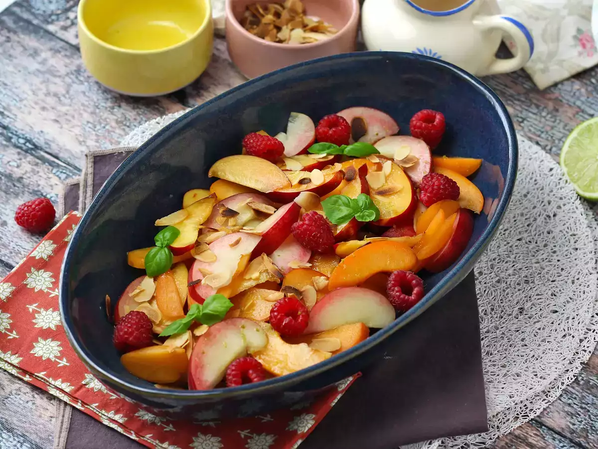 Fruitsalade met perzik, abrikoos en framboos: heerlijk! - foto 5