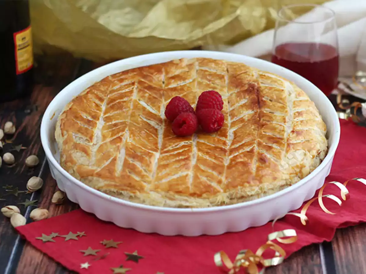 Galette des rois met frangipane, frambozen en pistache