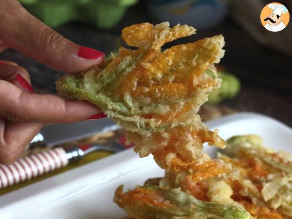 Gebakken courgettebloemen, het recept voor beslag met bruisend water - foto 4