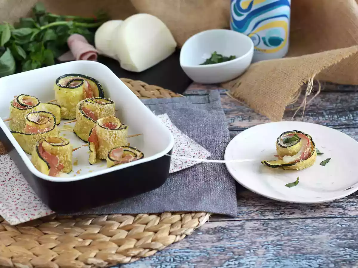 Gebakken courgetterolletjes met ham en scamorza kaas