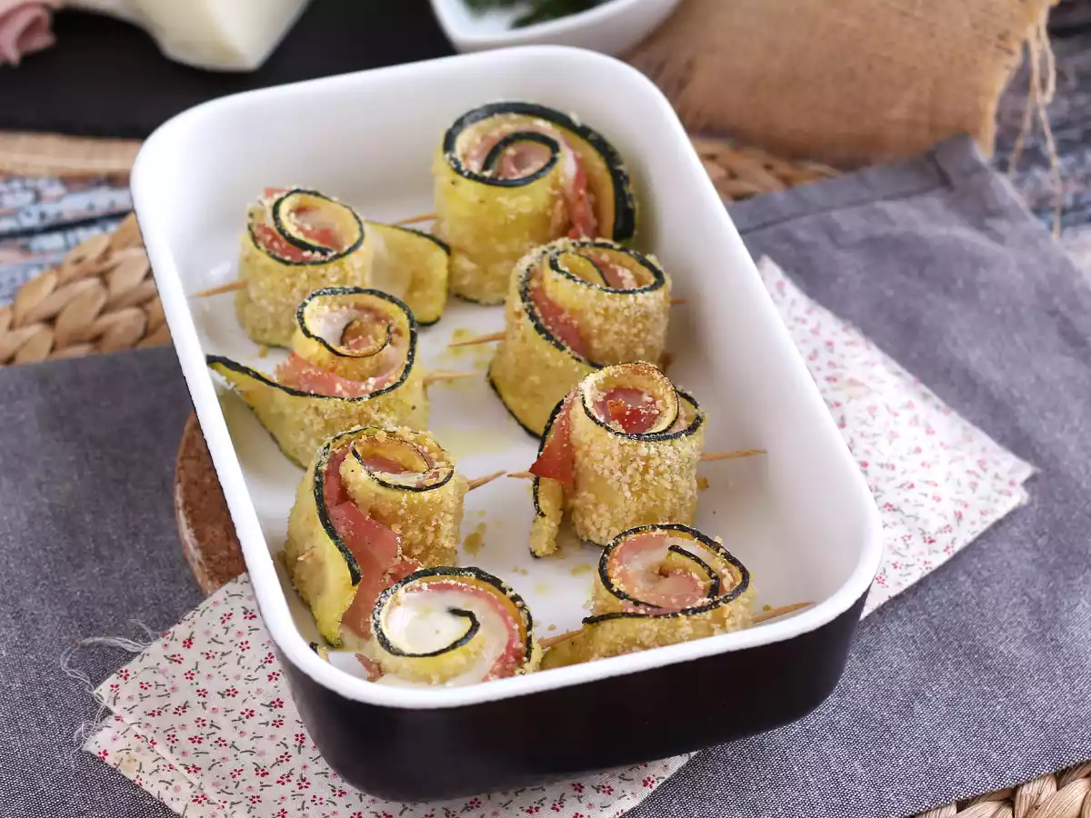 Gebakken courgetterolletjes met ham en scamorza kaas - foto 3