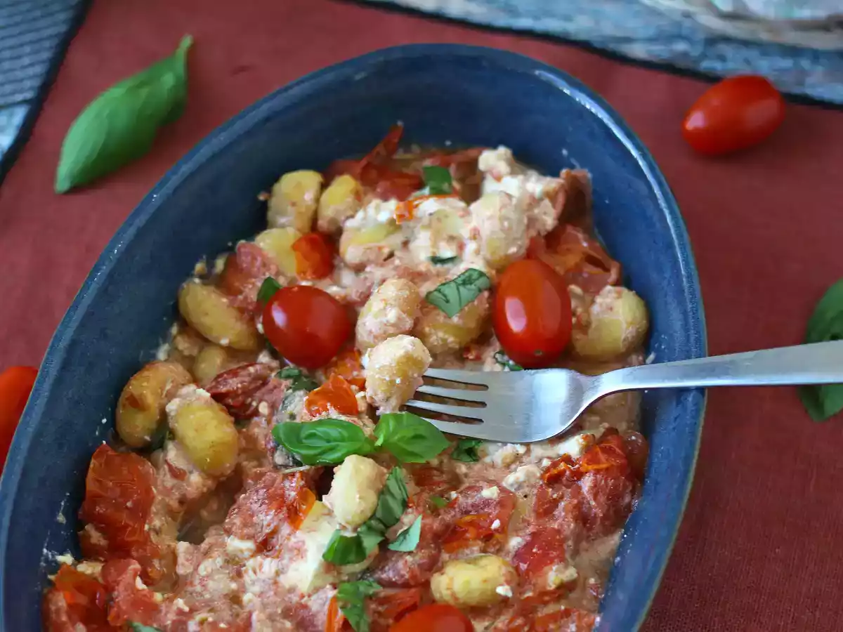 Gebakken feta gnocchi met Airfryer, een supersnel gerecht met kerstomaatjes en feta! - foto 2