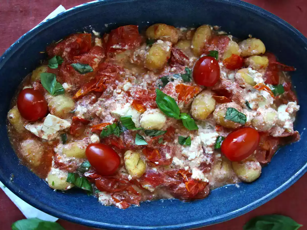 Gebakken feta gnocchi met Airfryer, een supersnel gerecht met kerstomaatjes en feta! - foto 3