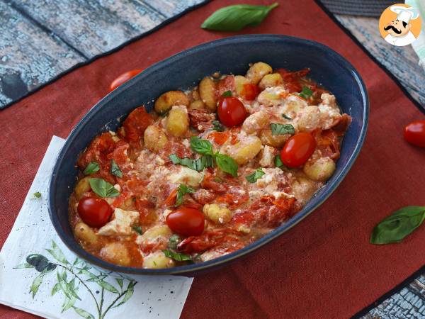 Gebakken feta gnocchi met Airfryer, een supersnel gerecht met kerstomaatjes en feta!