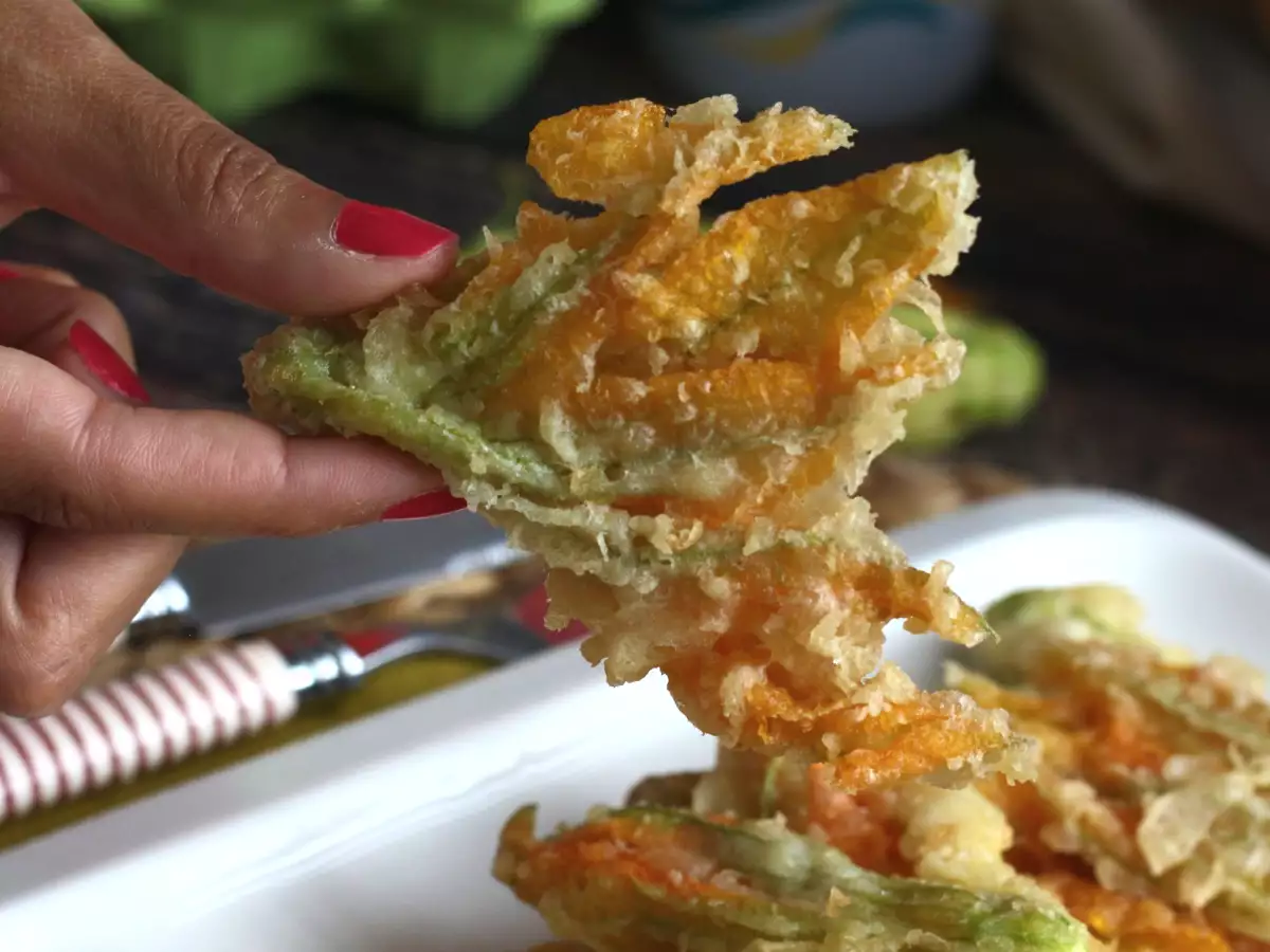 Gefrituurde courgettebloemen: recept voor beslag met bruiswater - foto 4