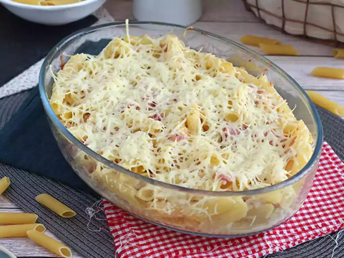Gegratineerde pasta met ham en kaas