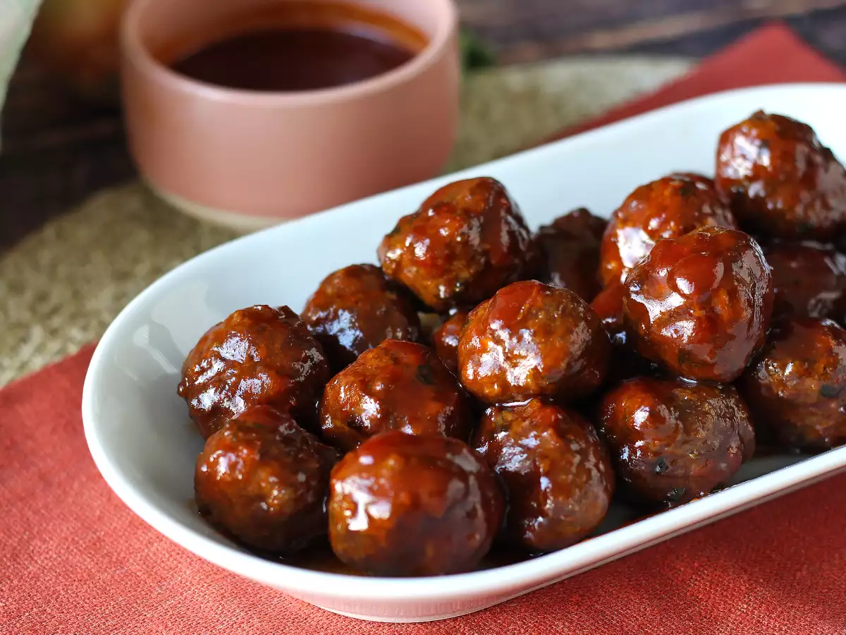 Gehaktballetjes uit de airfryer met zoetzure barbecuesaus: makkelijk en lekker recept - foto 4