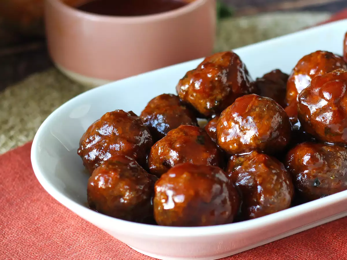 Gehaktballetjes uit de airfryer met zoetzure barbecuesaus: makkelijk en lekker recept - foto 6