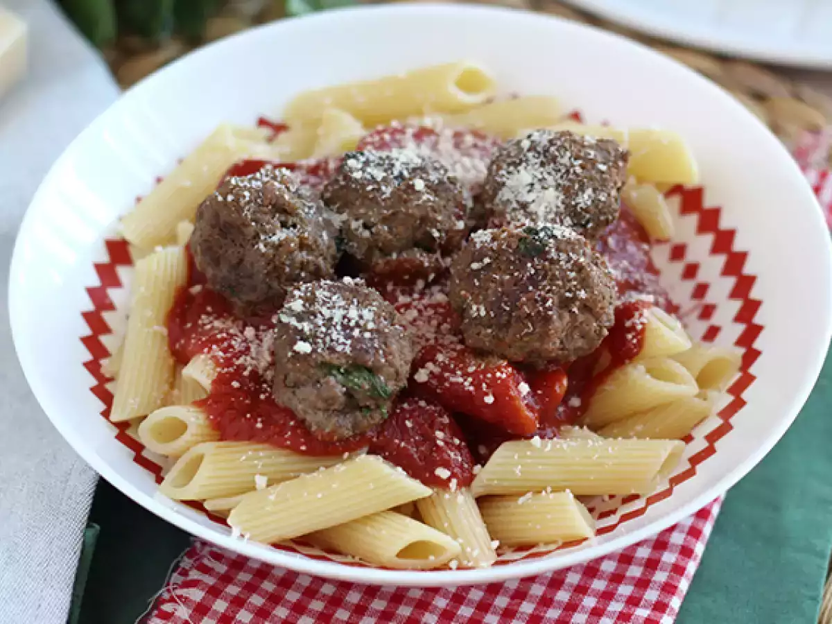 Gehaktballetjes van kalfsvlees en Parmezaanse kaas