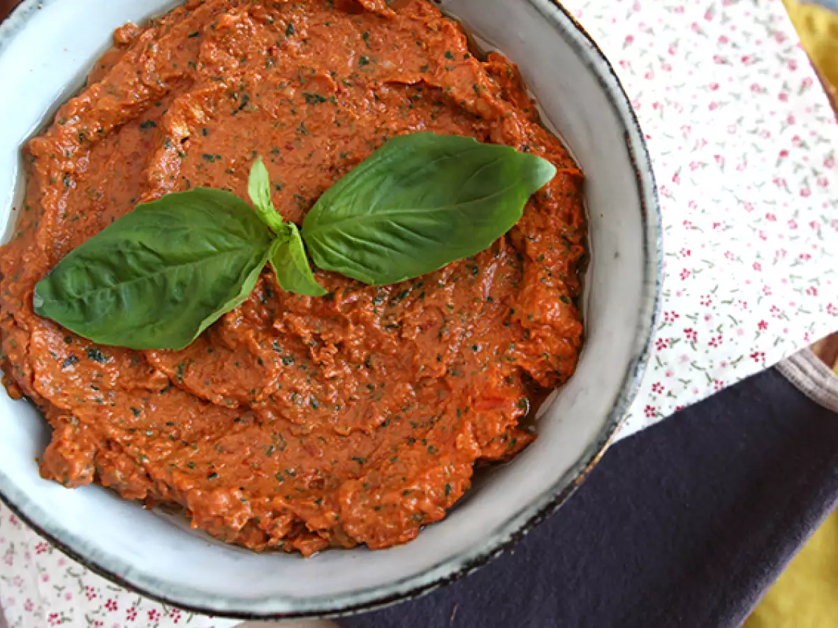 Gekonfijte tomaten en basilicumspread - foto 4