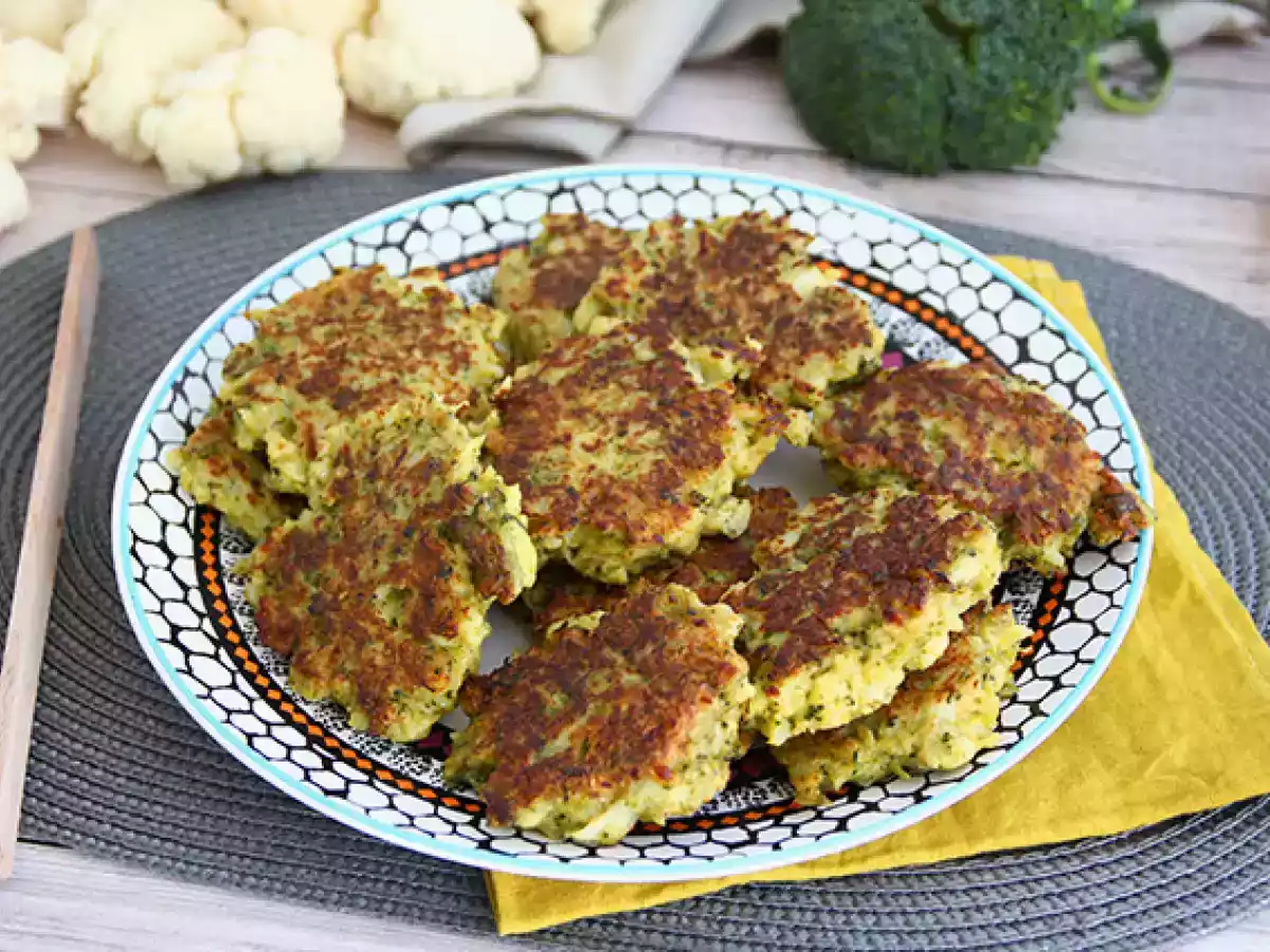 Gekruide bloemkool- en broccolipasteitjes