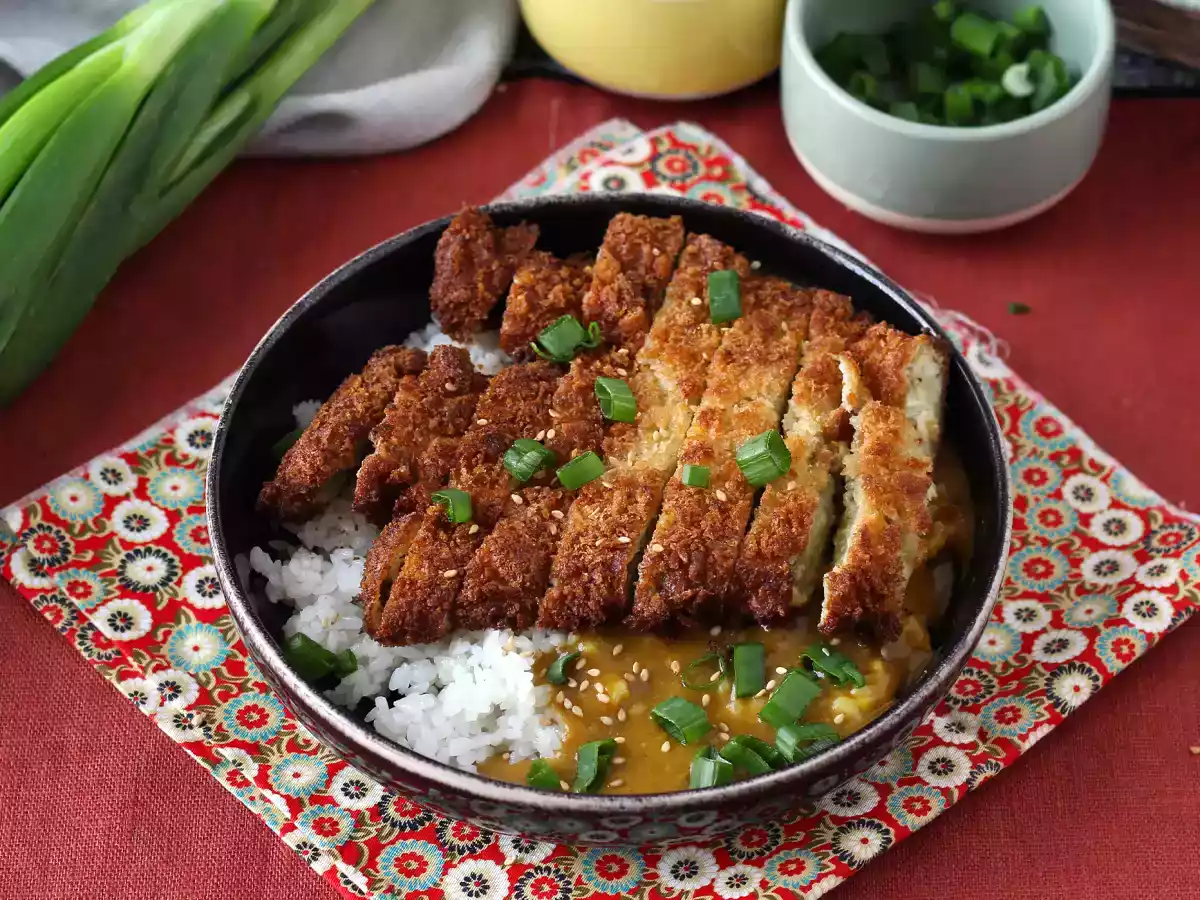 Gepaneerde aubergine met panko paneermeel, Japanse katsu curry maar dan vegetarisch