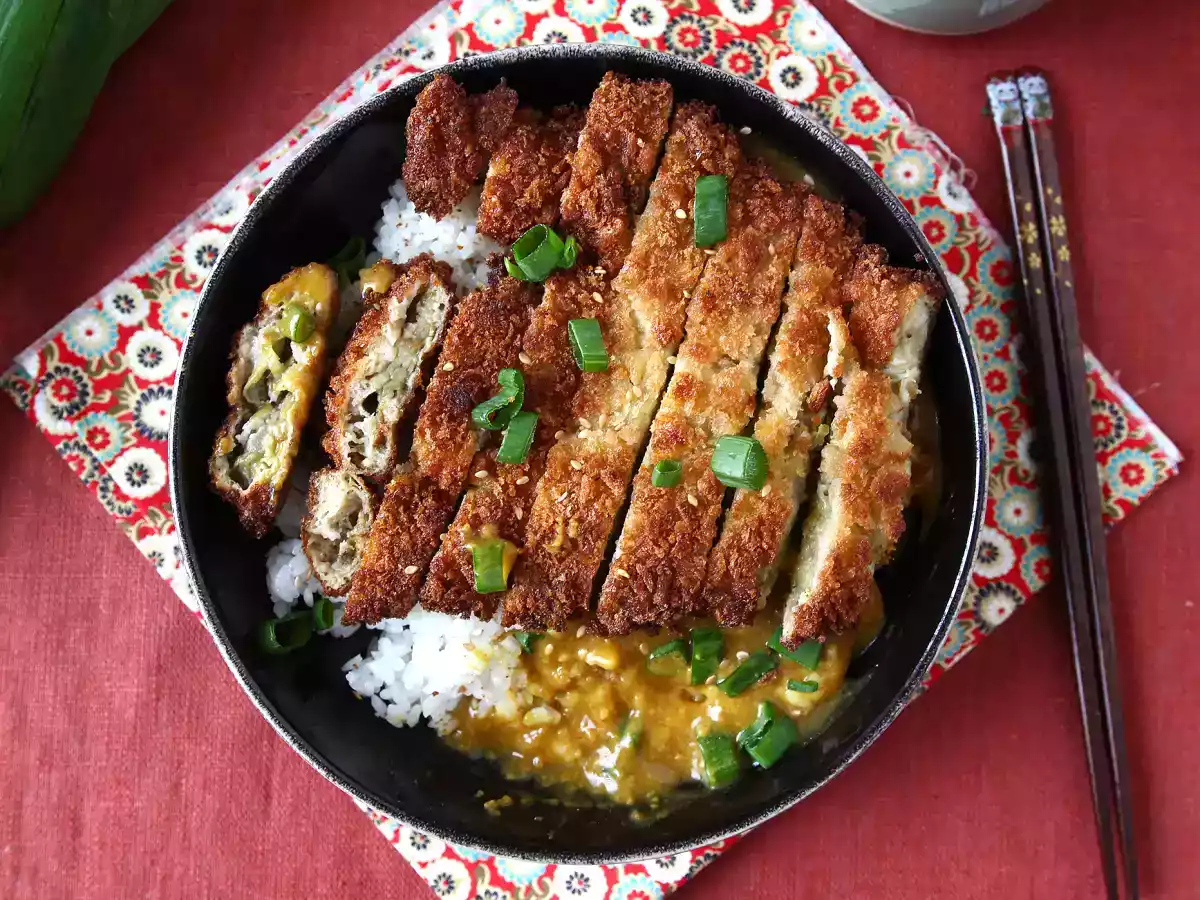 Gepaneerde aubergine met panko paneermeel, Japanse katsu curry maar dan vegetarisch - foto 2