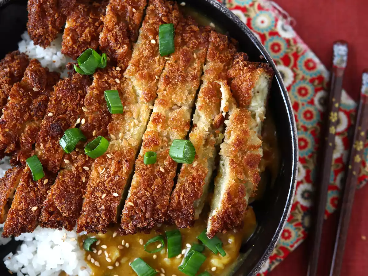 Gepaneerde aubergine met panko paneermeel, Japanse katsu curry maar dan vegetarisch - foto 3