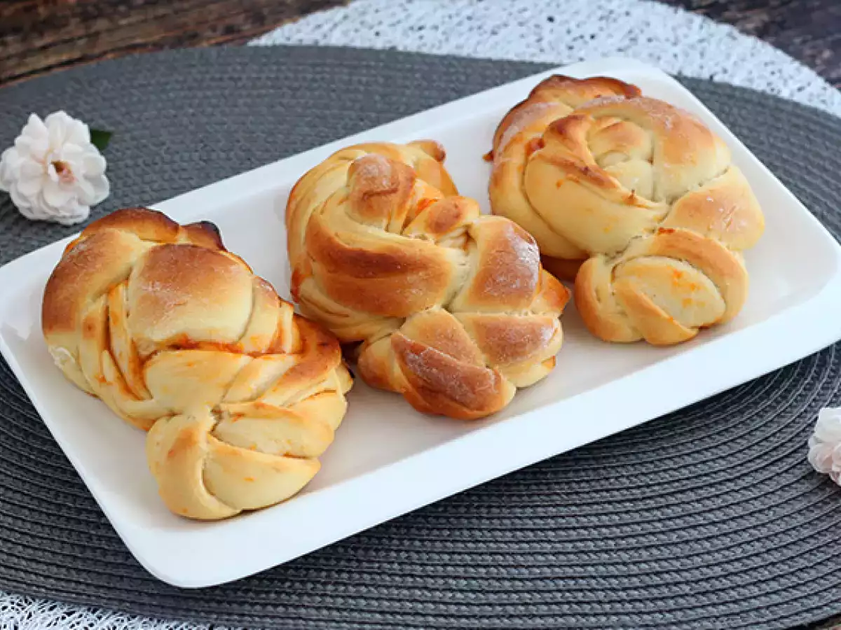 Gevlochten briochebroodjes met abrikozenjam - foto 4
