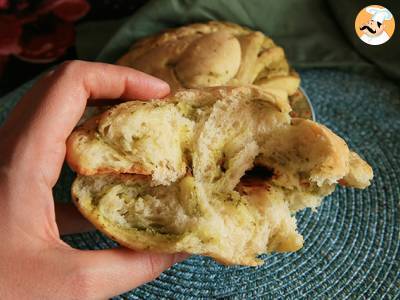 Gevlochten broodjes met groene pesto - foto 2