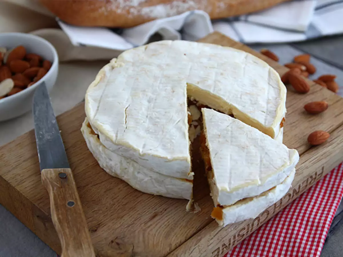 Gevulde brie met abrikozen en amandelen - foto 3