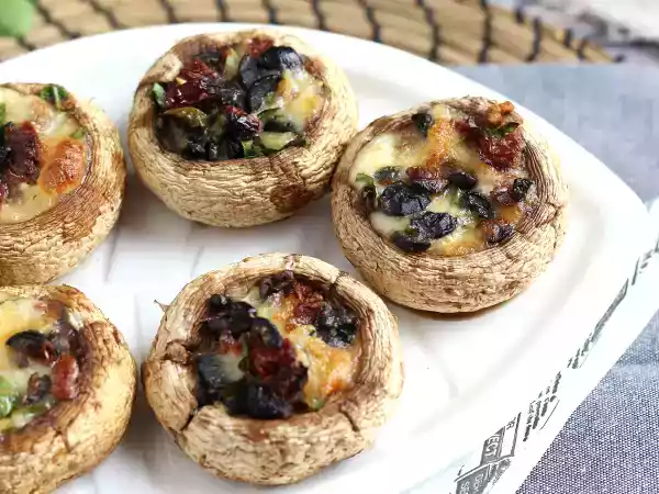 Recept Gevulde en gebakken champignons (een geweldig idee voor een aperitief)
