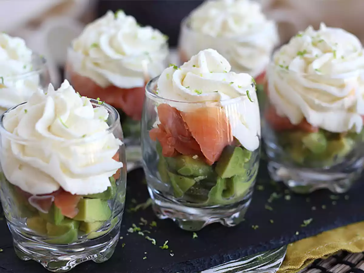 Glaasjes met gerookte zalm en avocado - foto 3
