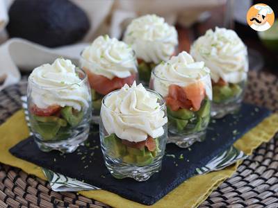 Glaasjes met gerookte zalm en avocado - foto 2