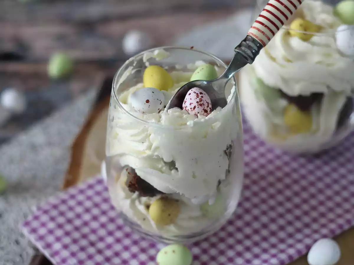 Glaasjes met Paasbrownie en Slagroom - foto 4