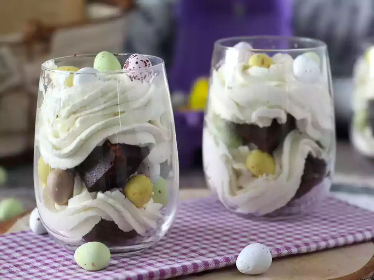 Glaasjes met Paasbrownie en Slagroom - foto 6
