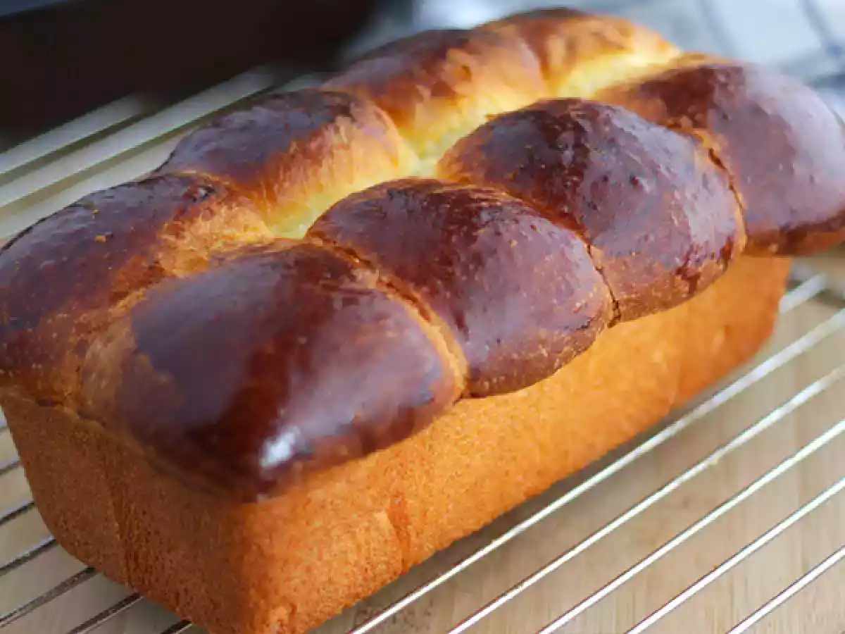 Goudkleurige en luchtige brioche