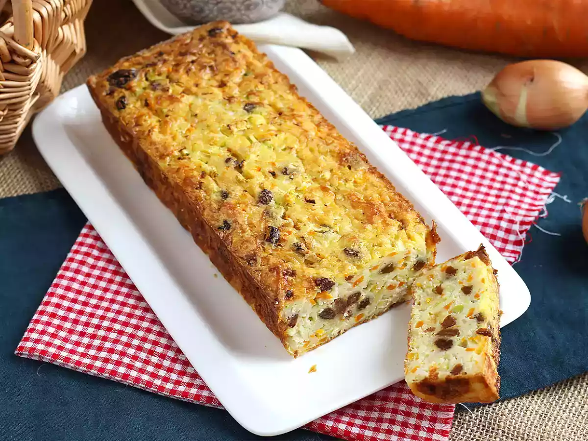 Griesmeelcake met courgettes en wortelen