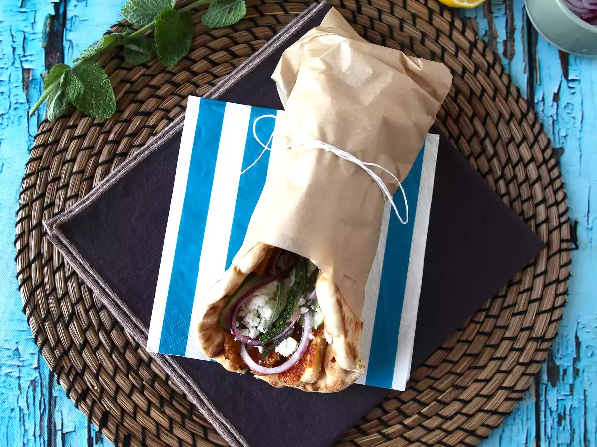 Gyros met halloumi, een vegetarische versie van het Griekse broodje! - foto 2