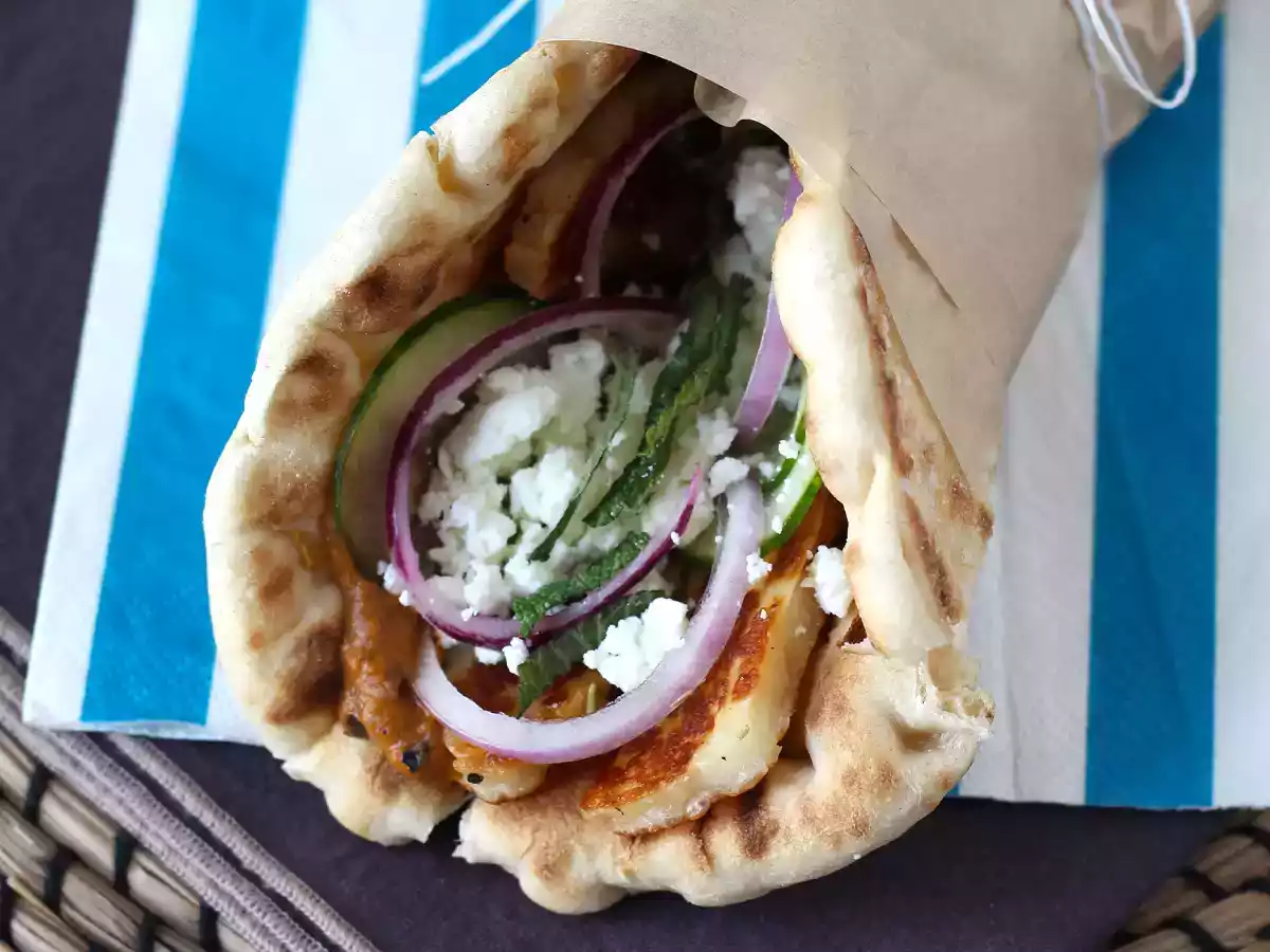 Gyros met halloumi, een vegetarische versie van het Griekse broodje! - foto 3