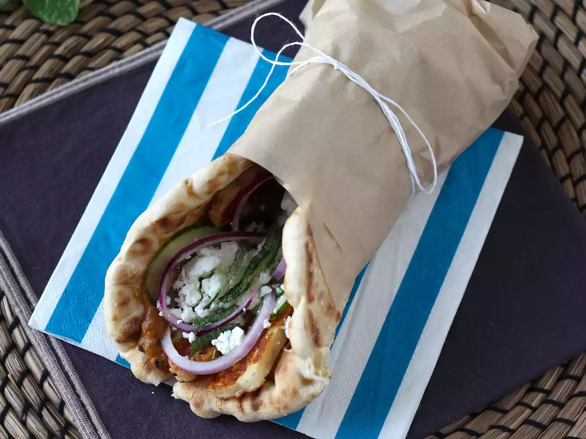 Gyros met halloumi, een vegetarische versie van het Griekse broodje! - foto 4