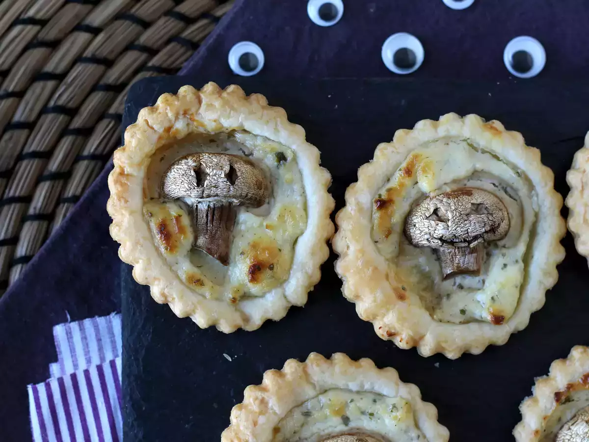 Halloween taartjes met champignons en knoflook en kruidenkaas - foto 2