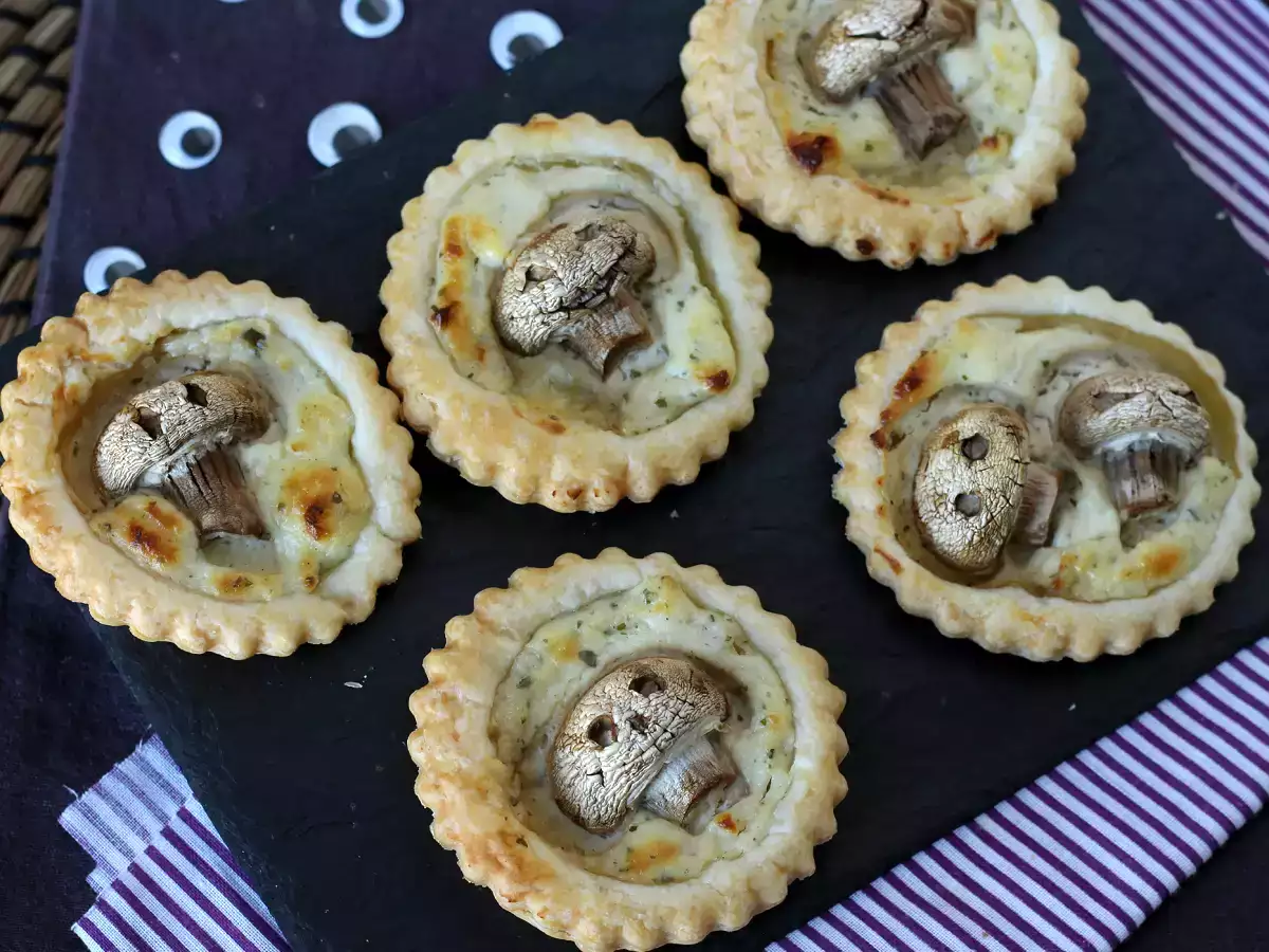 Halloween taartjes met champignons en knoflook en kruidenkaas - foto 5