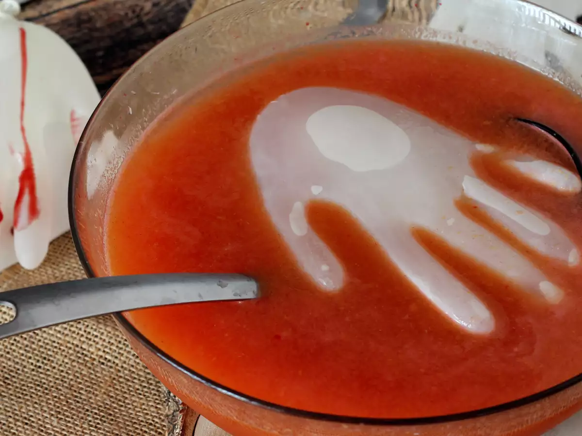 Halloweencocktail met een ijsblokje in de vorm van een hand – eenvoudige tutorial! - foto 5