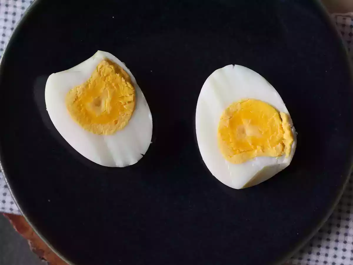 Hardgekookte eieren in de friteuse - foto 2