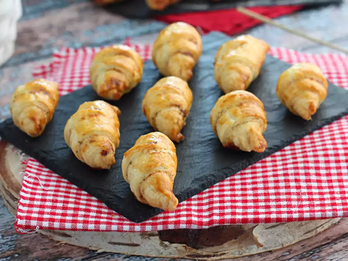 Hartige bladerdeegcroissants met ham en roomkaas - foto 4