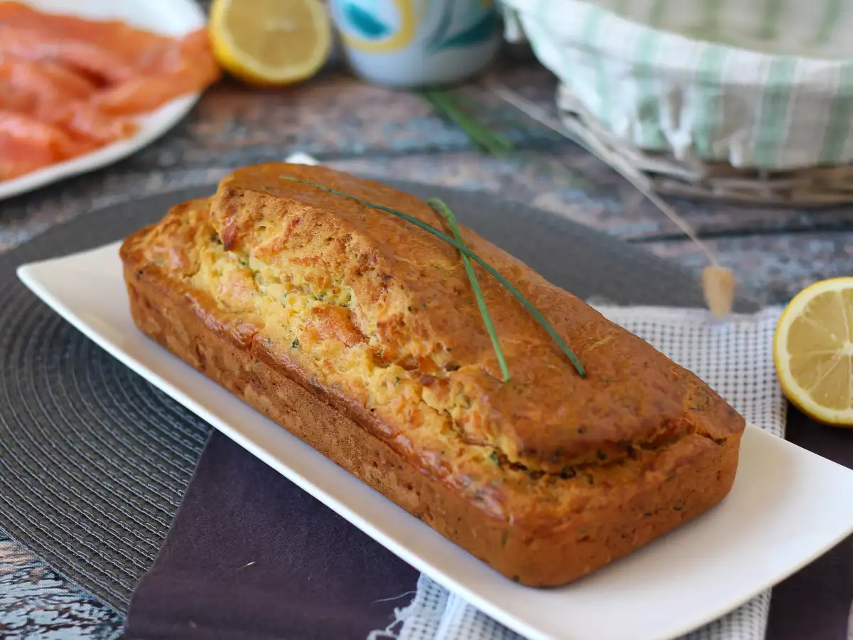 Hartige cake met gerookte zalm, citroen en bieslook - foto 3