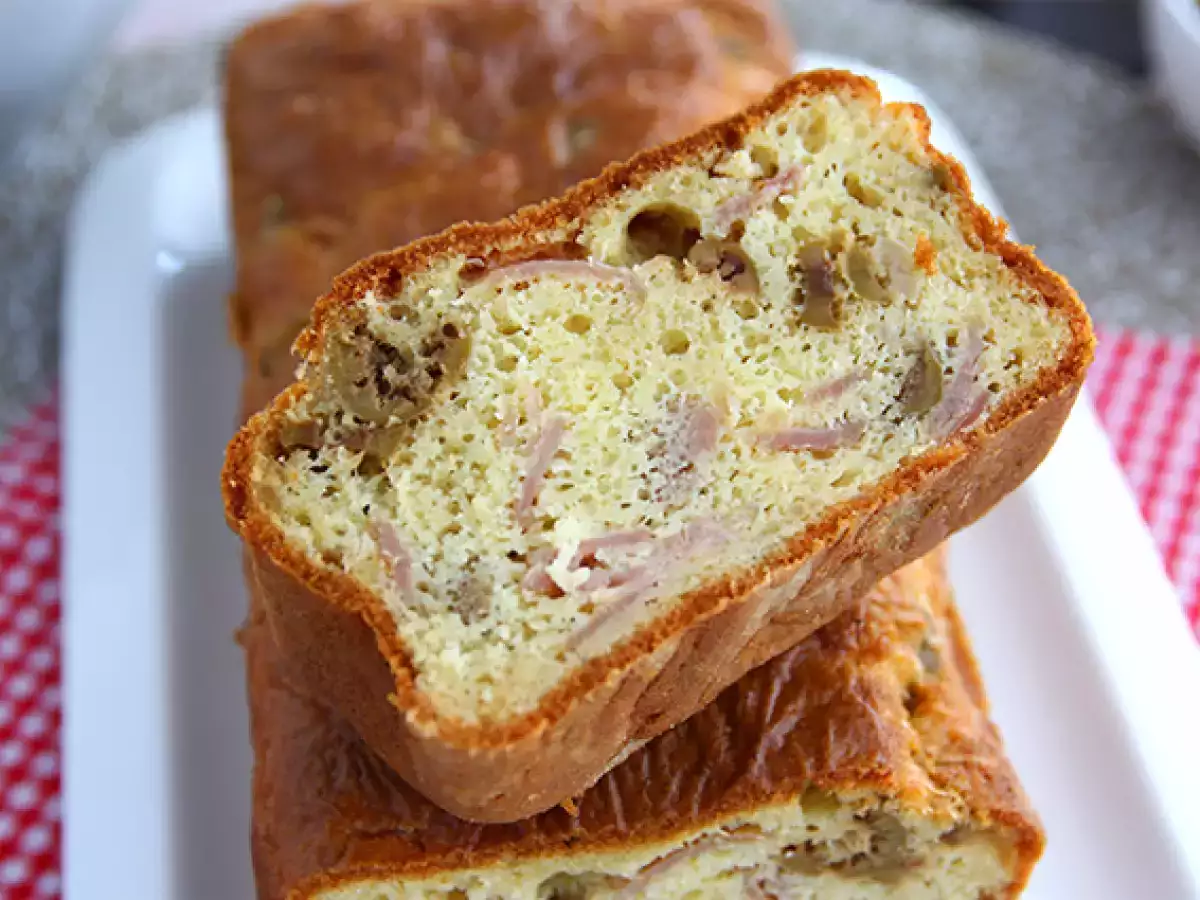Hartige cake met ham, kaas en groene olijven - foto 2