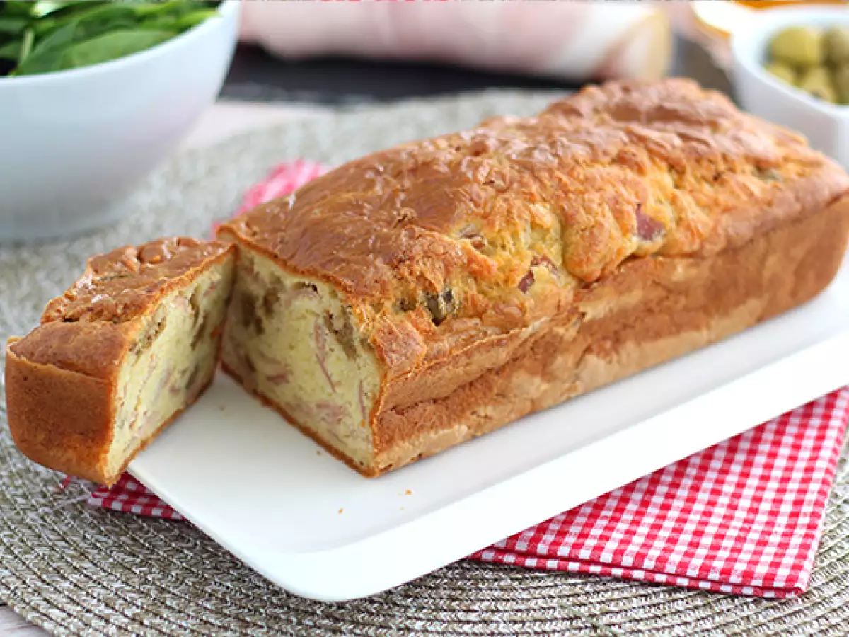Hartige cake met ham, kaas en groene olijven - foto 3