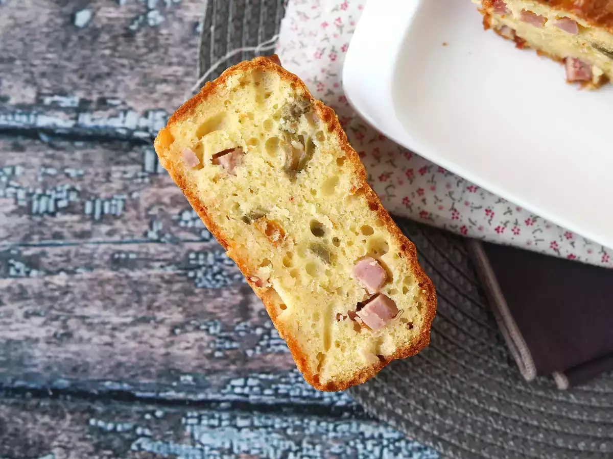 Hartige cake met ham, olijven, zongedroogde tomaten en skyr - foto 3