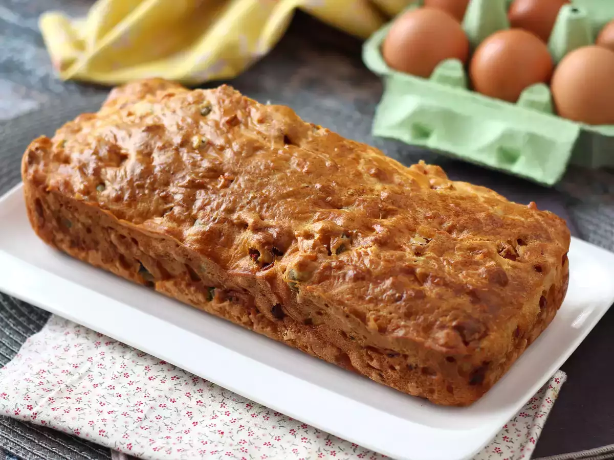 Hartige cake met ham, olijven, zongedroogde tomaten en skyr - foto 4