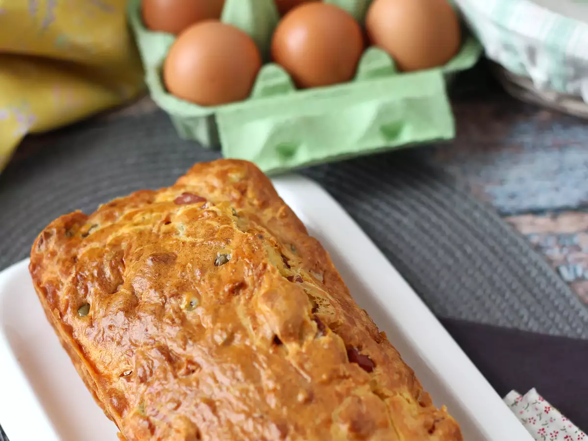 Hartige cake met ham, olijven, zongedroogde tomaten en skyr - foto 6