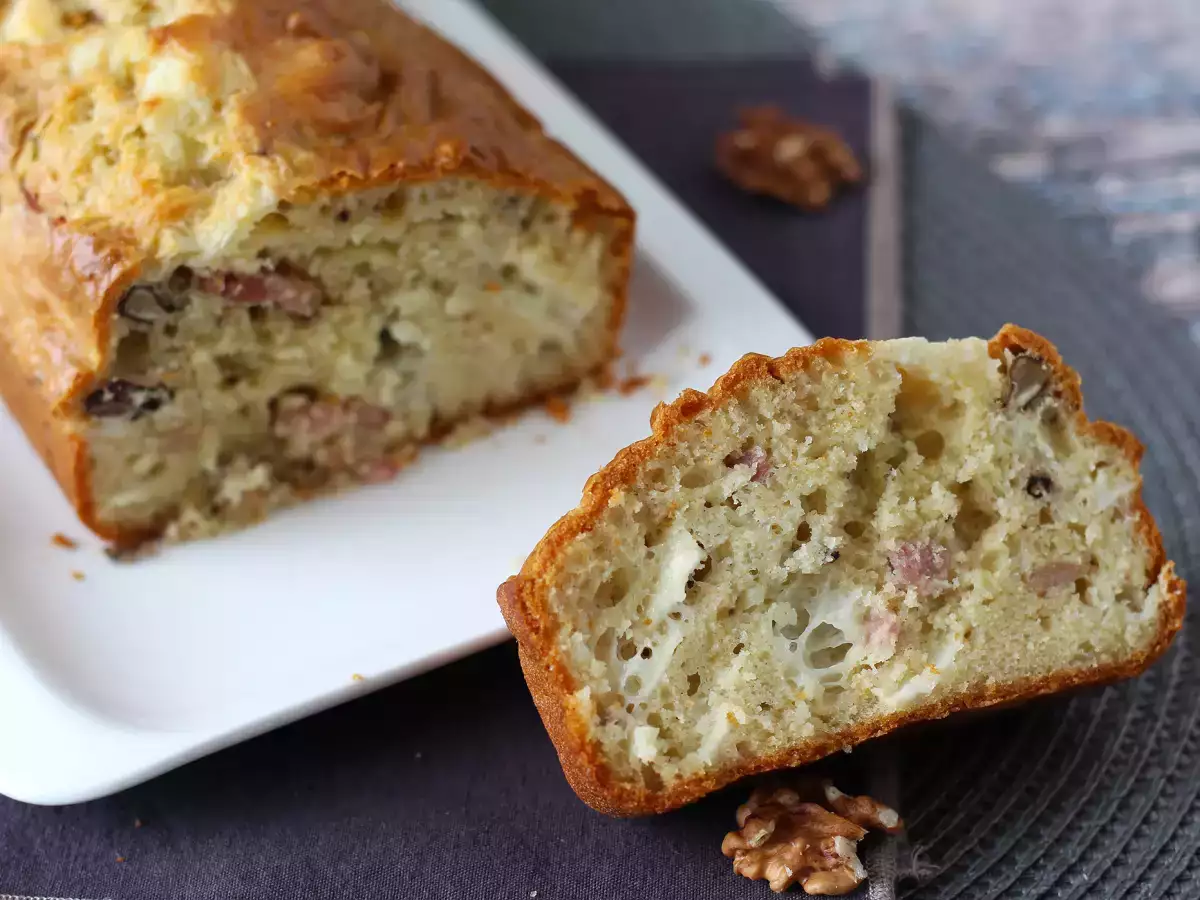 Hartige cake met spekreepjes, geitenkaas en walnoten - foto 3