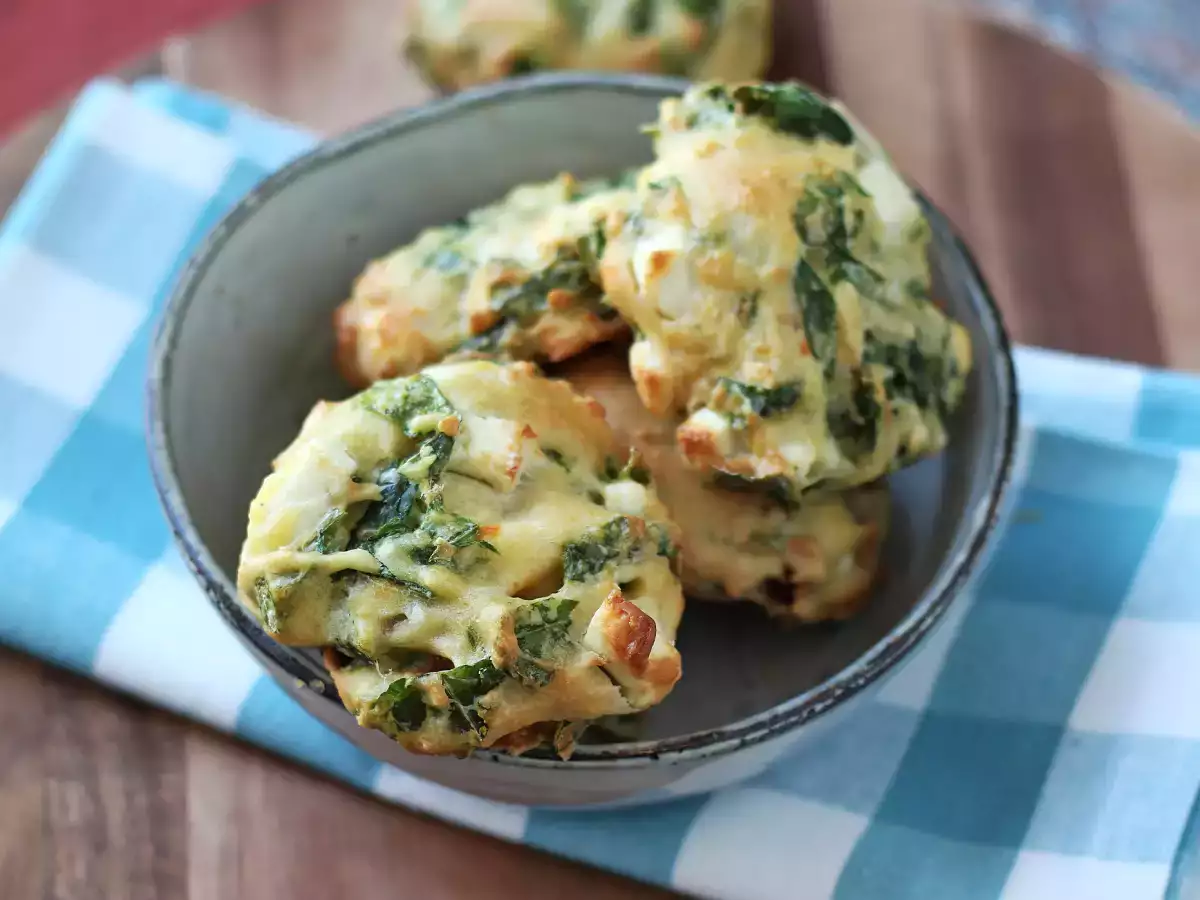 Hartige koekjes met feta, gedroogde tomaten en spinazie - foto 2