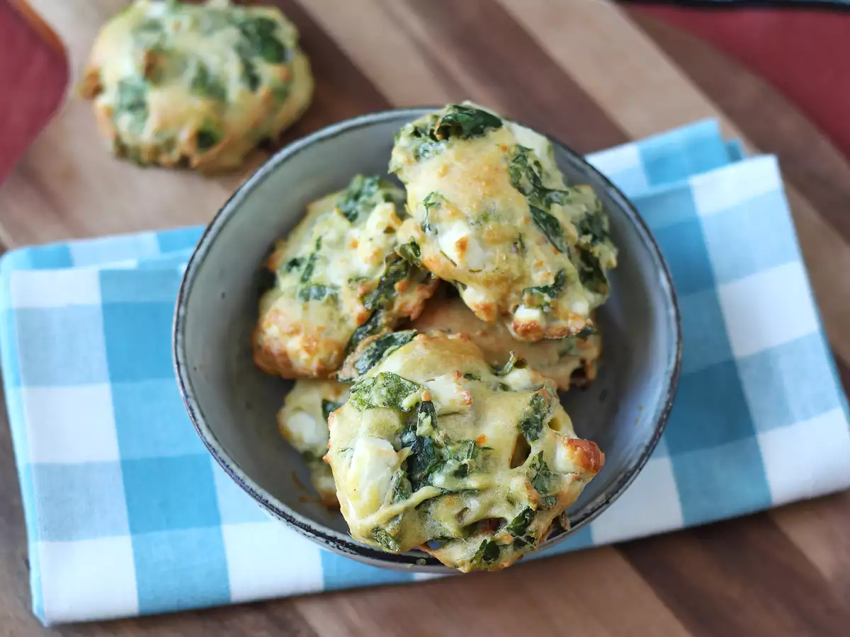 Hartige koekjes met feta, gedroogde tomaten en spinazie - foto 4