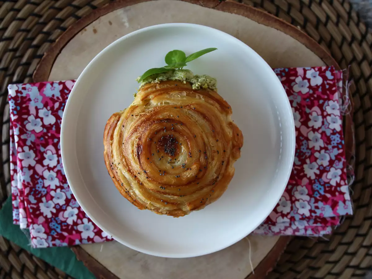 Hartige New York-roll met pesto en roomkaas: makkelijk recept met 4 ingrediënten - foto 2