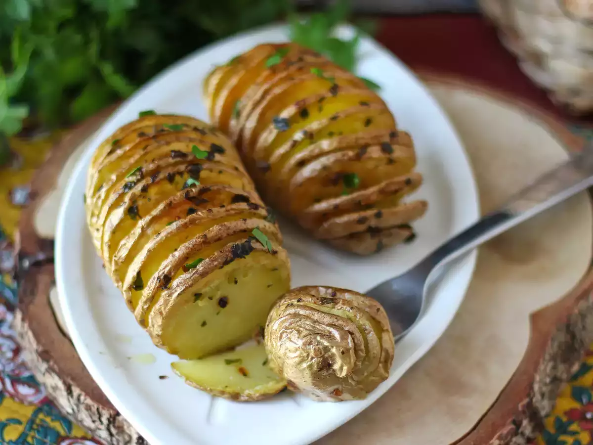 Hasselback aardappelen in de air fryer: knapperig, smeltzacht en supergemakkelijk! - foto 3