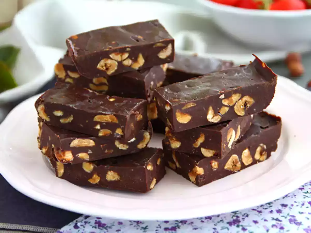 Hazelnoot fudge - Chocolade en hazelnoot vierkantjes - foto 3
