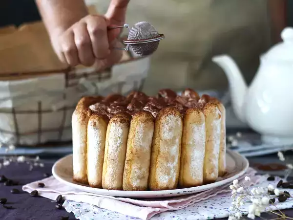Recept Heerlijke charlotte in tiramisu-stijl zonder eieren